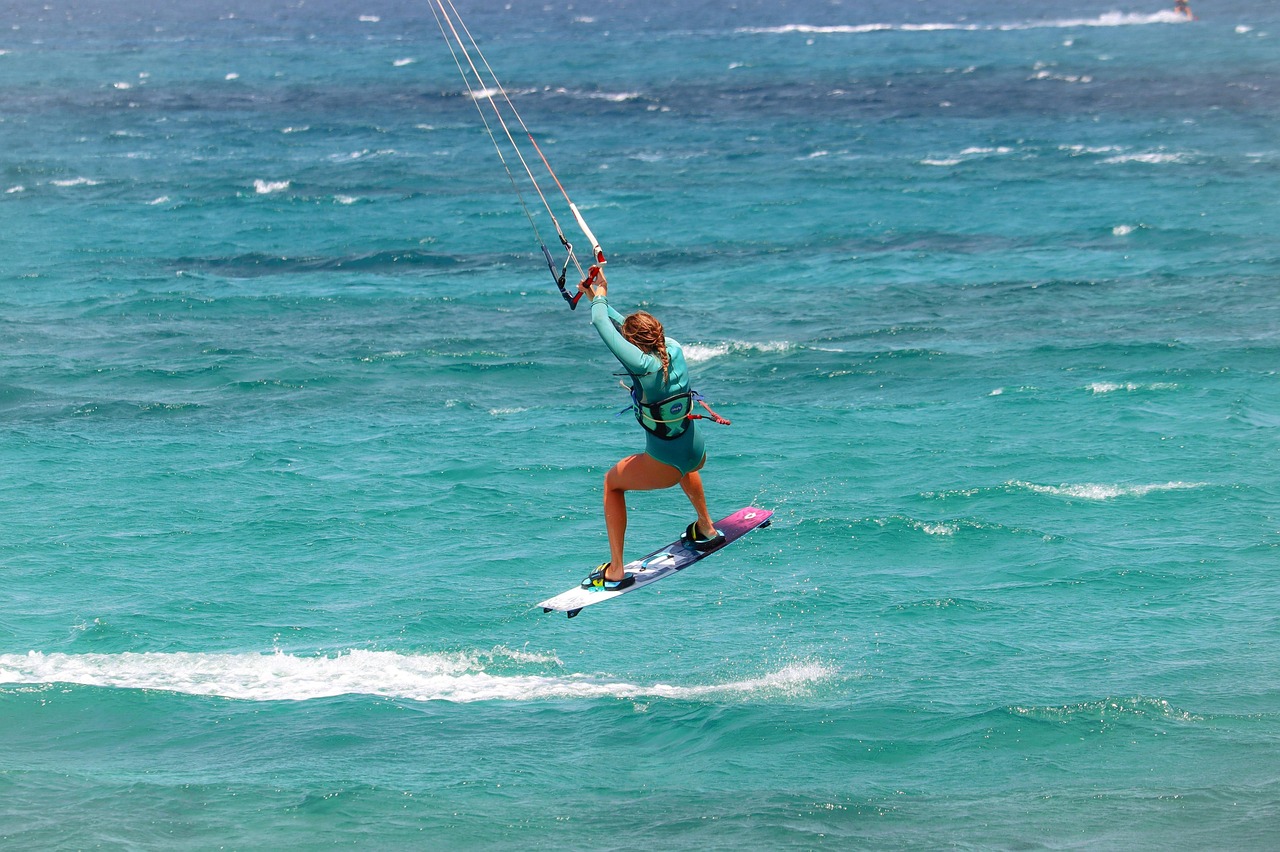 Sezon kitesurfingowy na Sycylii – kiedy są najlepsze warunki do nauki?